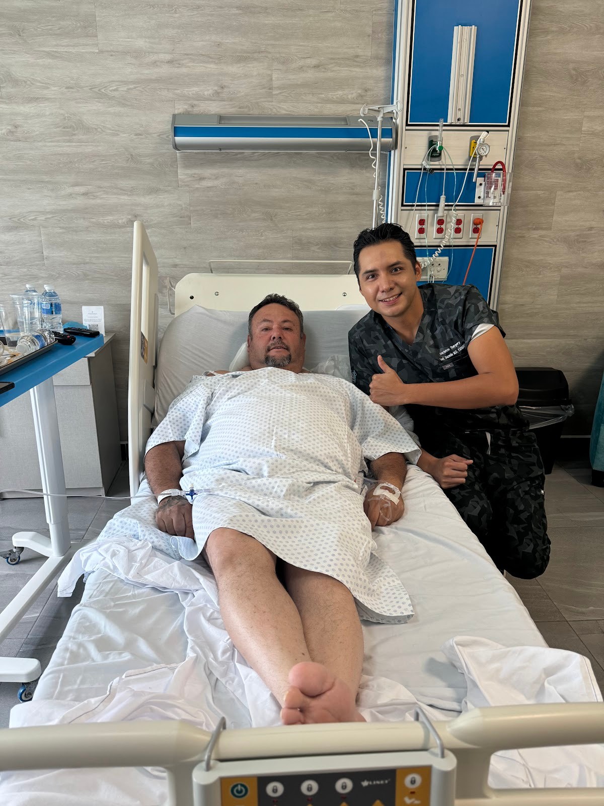 Paciente post-operado con el Dr. Levi Guzmán en Querétaro
