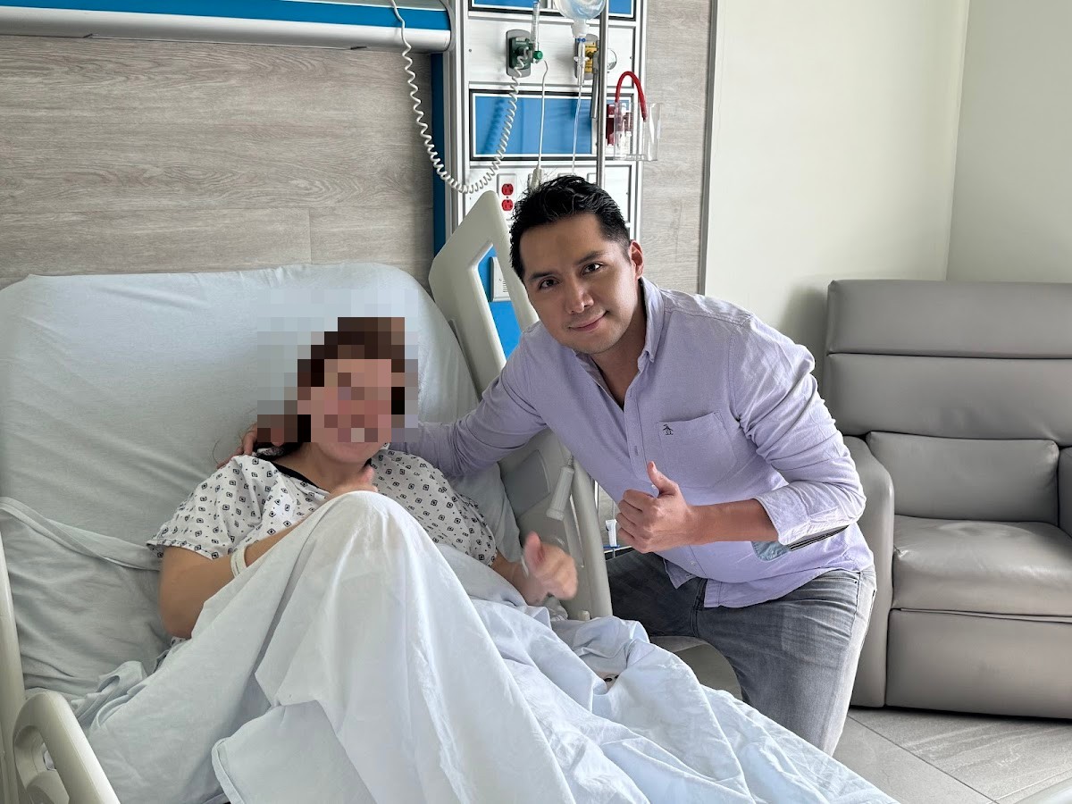 Paciente post-operada con el Dr. Levi Guzmán en Querétaro
