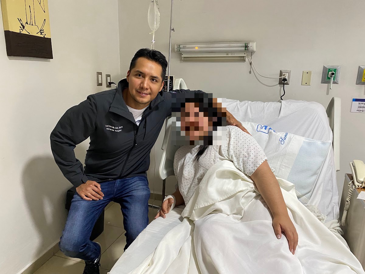 Paciente post-operada con el Dr. Levi Guzmán en Querétaro